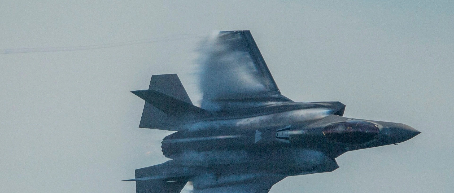 The tiny magnets threatening America&rsquo;s deadliest fighter jet
